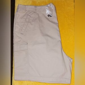 KS Island Big and Tall Size 50 men's Khaki NWOT Cargo shorts